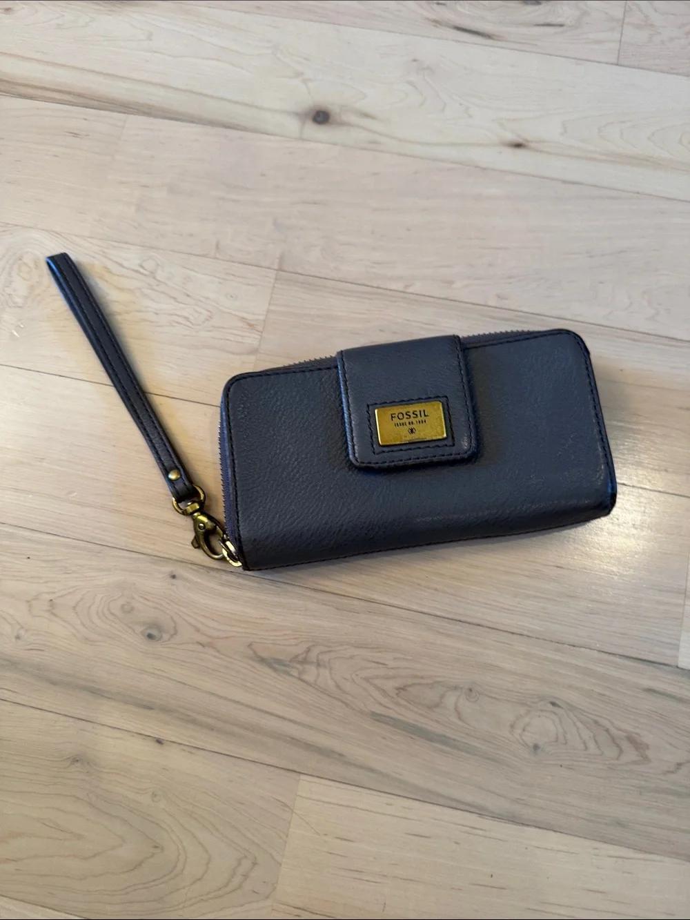 Fossil Quinn leather zip-around wallet wristlet-Gray-Classic